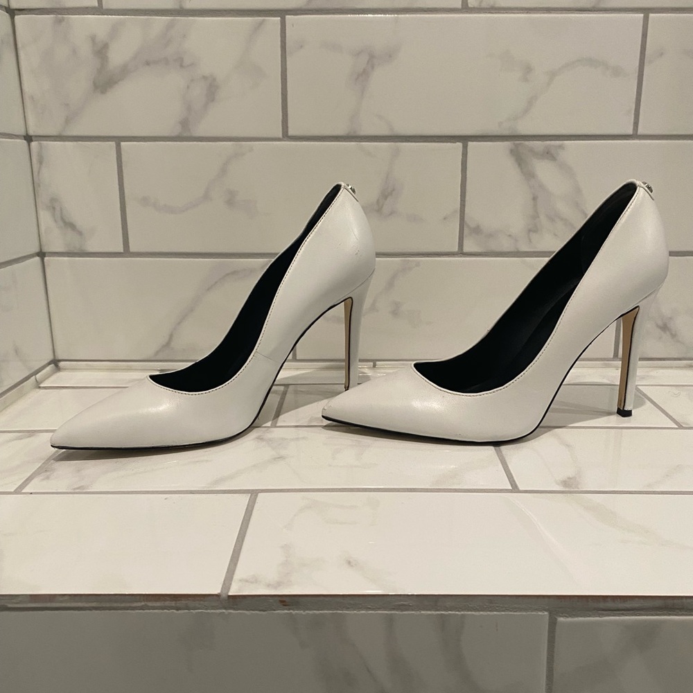 White stiletto heels! - Picture 1 of 9